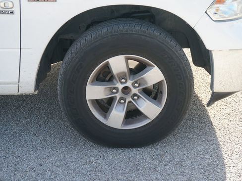 Used 2019 RAM 1500 Classic SLT image 3