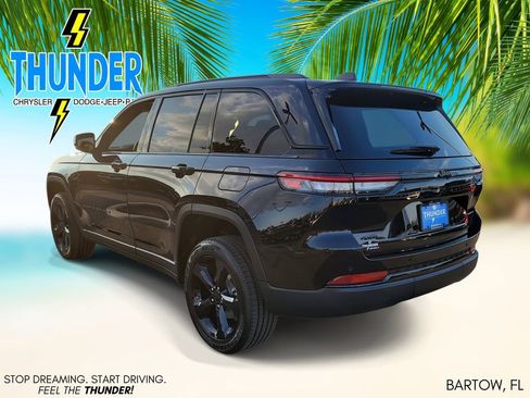 New 2025 Jeep Grand Cherokee Altitude image 3