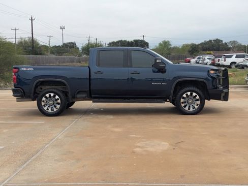 Used 2023 Chevrolet Silverado 2500 Custom w/ Custom Value Package image 4