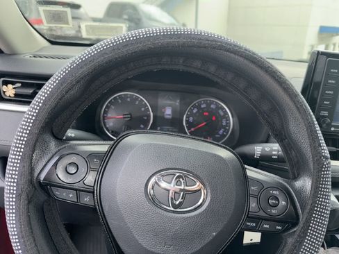 Used 2020 Toyota RAV4 LE w/ All Weather Liner Package AWD/4WD image 19