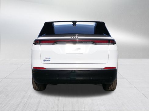 Used 2024 Jeep Wagoneer Launch Edition image 4