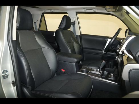 Used 2023 Toyota 4Runner Limited AWD/4WD image 36