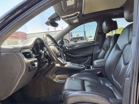 Used 2017 Porsche Macan image 16