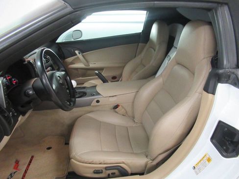Used 2006 Chevrolet Corvette Convertible w/ Preferred Equipment Group RWD image 14