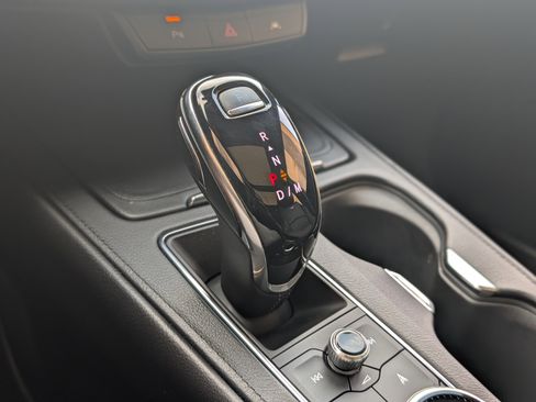 Used 2023 Cadillac XT4 Premium Luxury FWD image 31
