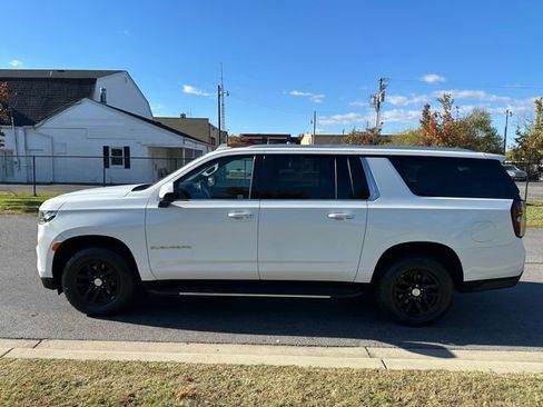Used 2021 Chevrolet Suburban LT image 27