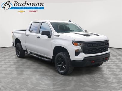 New 2026 Chevrolet Silverado 1500 Custom Trail Boss w/ LPO, Dark Essentials Package