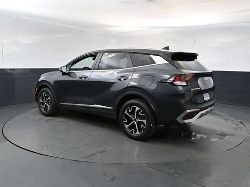 Used 2023 Kia Sportage EX AWD/4WD image 3