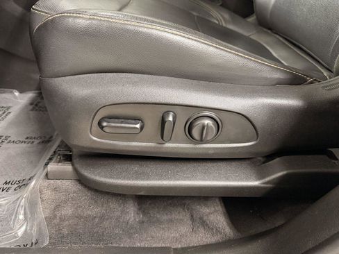 Used 2019 Chevrolet Traverse Premier w/ Redline Edition AWD/4WD image 12