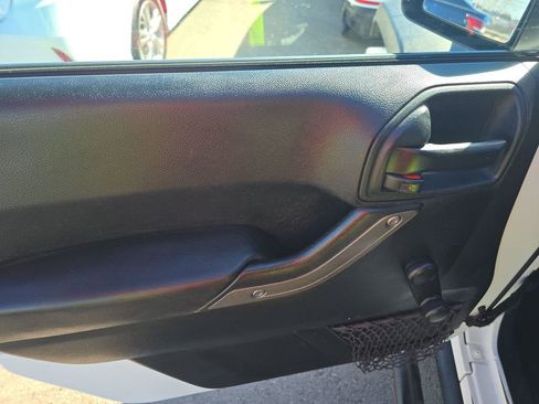 Used 2017 Jeep Wrangler Sport w/ Connectivity Group image 8