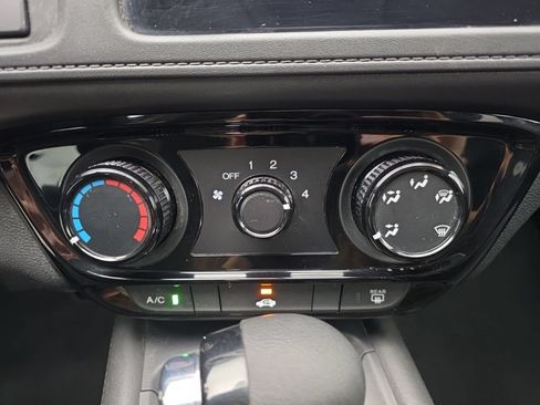 Used 2019 Honda HR-V LX image 31
