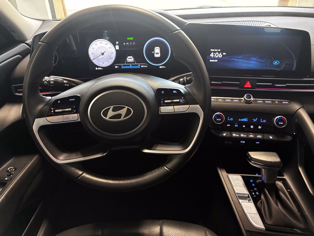 Certified 2025 Hyundai Elantra Limited FWD image 8