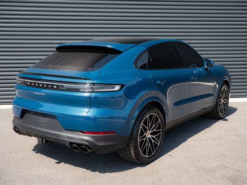 Certified 2025 Porsche Cayenne Coupe w/ Premium Package Plus image 29