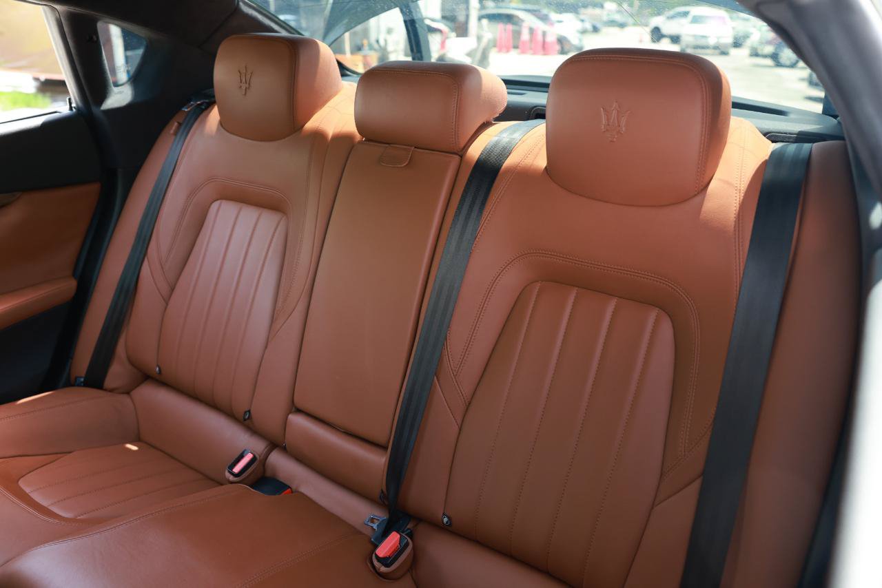 Used 2015 Maserati Quattroporte S Q4 AWD/4WD image 8