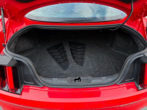 Used 2016 Ford Mustang Coupe image 12