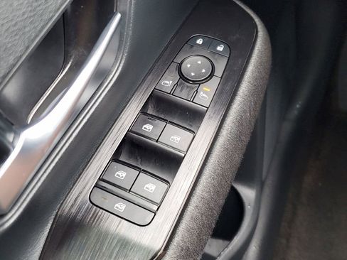 Used 2025 Nissan Kicks SV FWD image 28