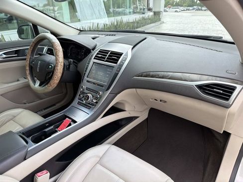 Used 2019 Lincoln MKZ Reserve FWD image 20