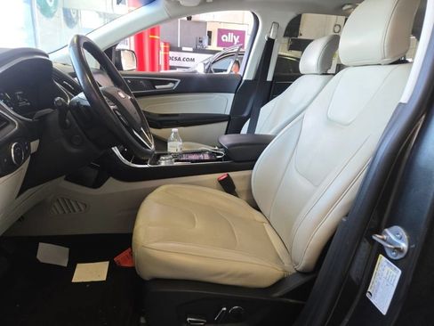 Used 2019 Ford Edge Titanium w/ Equipment Group 301A AWD/4WD image 7