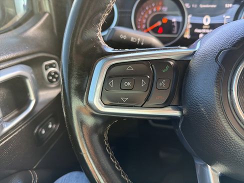 Used 2020 Jeep Gladiator Overland image 19
