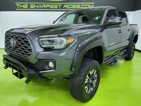 Used 2021 Toyota Tacoma TRD Off-Road w/ TRD Premium Off Road Package image 5