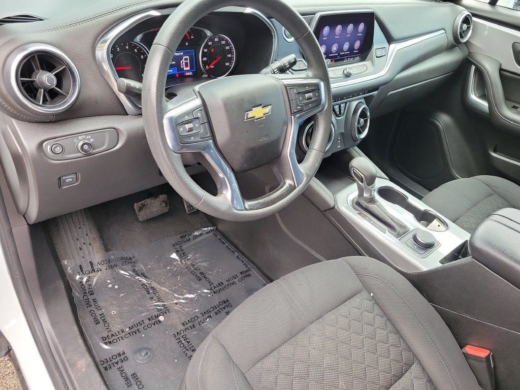 Used 2021 Chevrolet Blazer LT w/ LPO, Black Accent Package FWD image 21