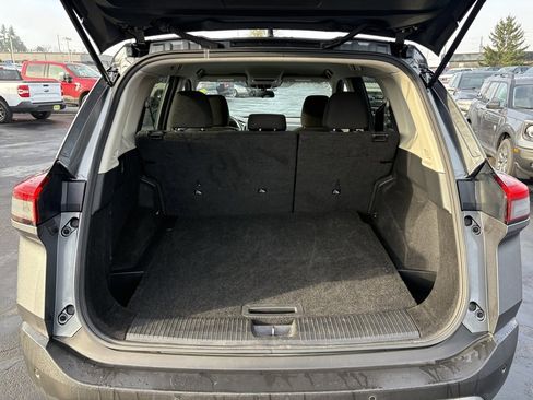 Used 2023 Nissan Rogue S image 7