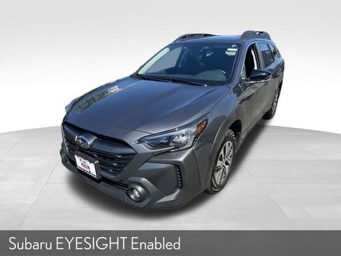 Certified 2025 Subaru Outback Premium AWD/4WD image 4