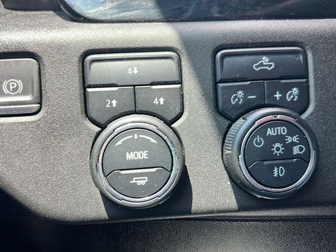 Used 2024 Chevrolet Silverado 2500 LT AWD/4WD image 18