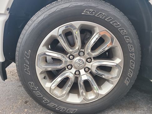 Used 2023 RAM 1500 Laramie AWD/4WD image 8