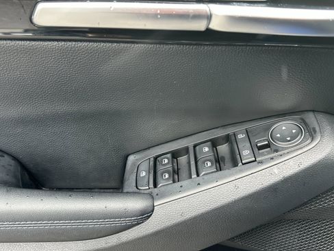 Certified 2022 Kia Seltos S image 11