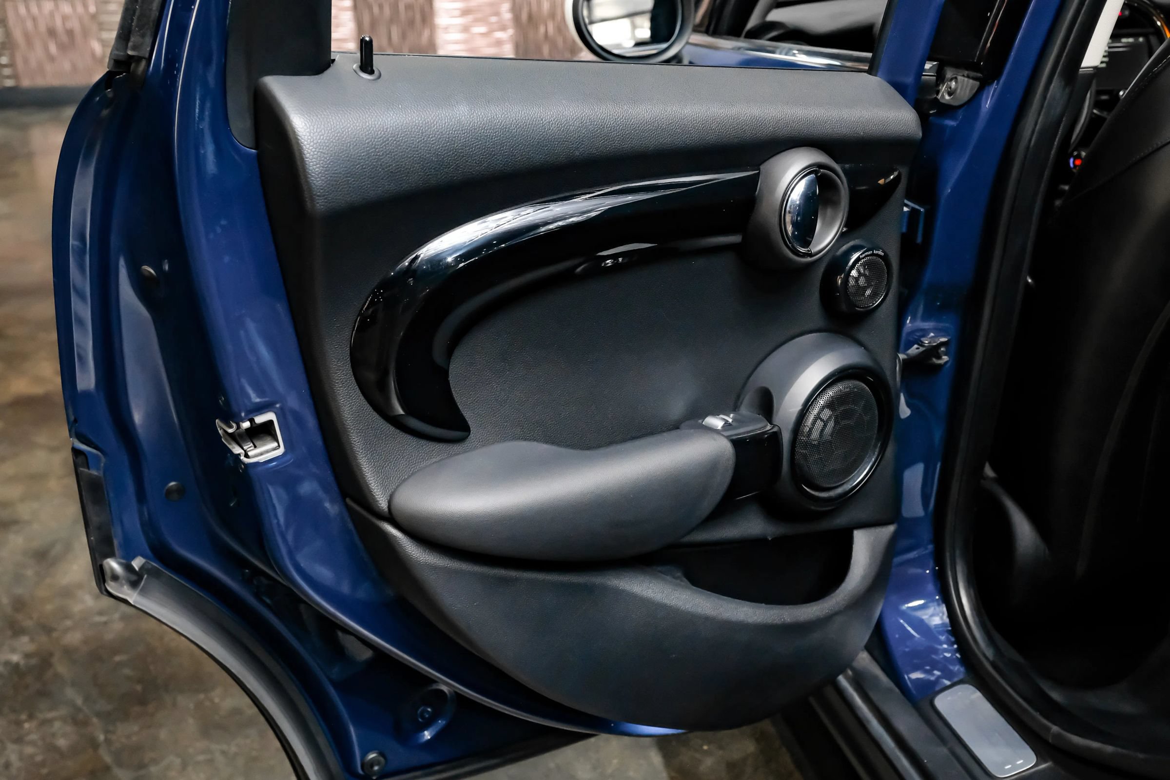 Used 2018 MINI Cooper S w/ Premium Package FWD image 49