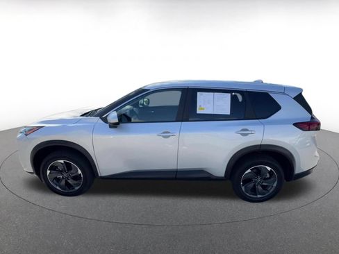 Used 2025 Nissan Rogue SV FWD image 9