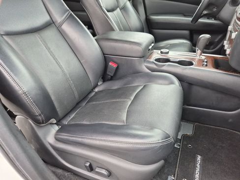 Used 2019 Nissan Pathfinder Platinum AWD/4WD image 22