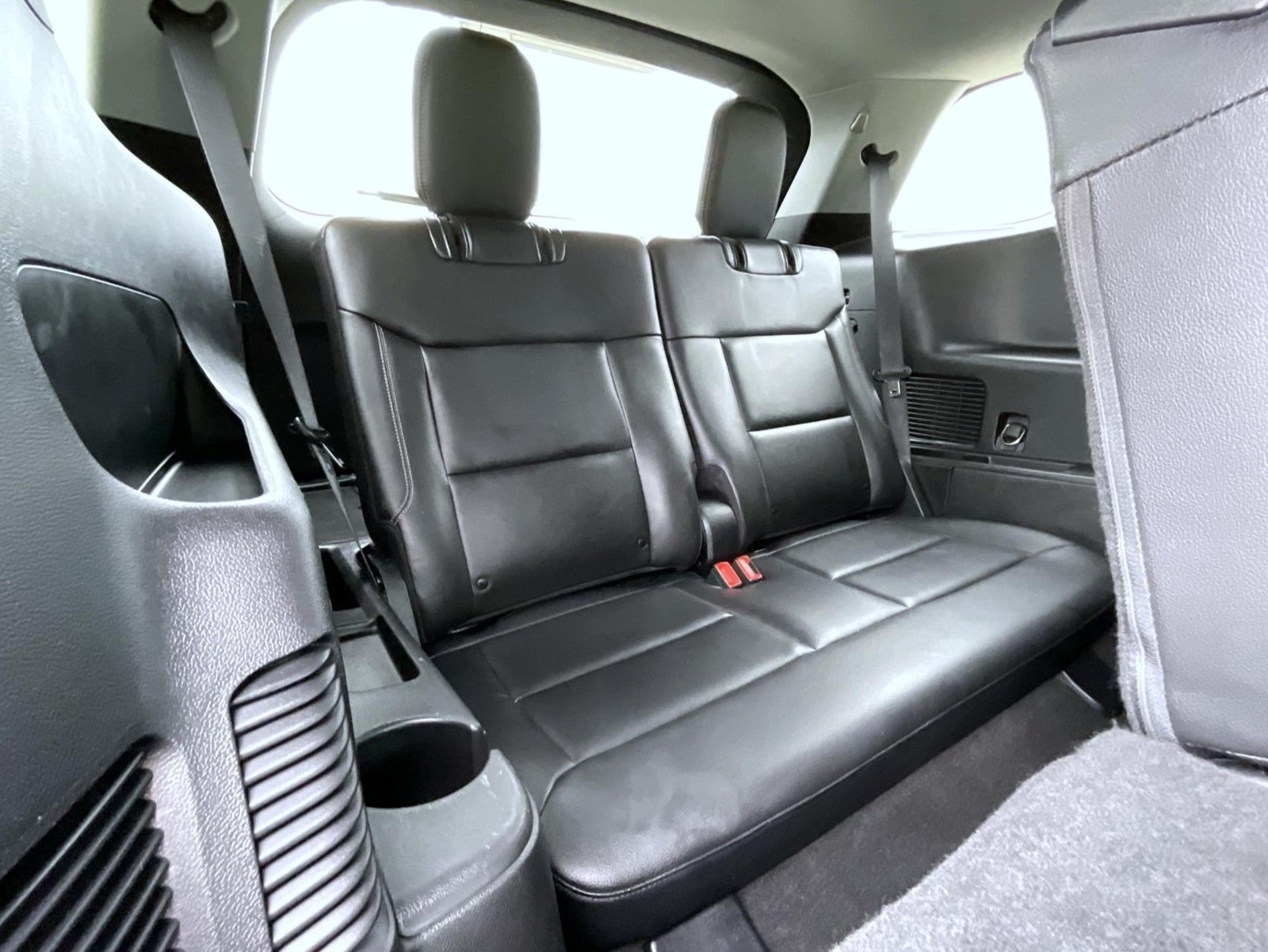 Used 2020 Ford Explorer XLT w/ Equipment Group 202A AWD/4WD image 20