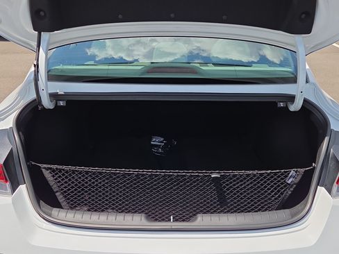 Used 2026 Hyundai Elantra SEL Sport Premium FWD image 4
