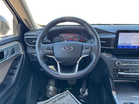 Used 2020 Ford Explorer Limited w/ Class III Trailer Tow Package image 12