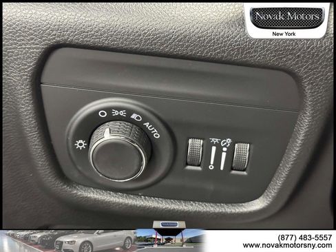 Used 2023 Jeep Grand Cherokee Altitude AWD/4WD image 18