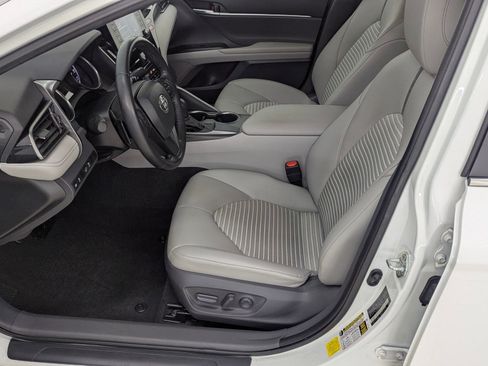 Used 2021 Toyota Camry SE image 24