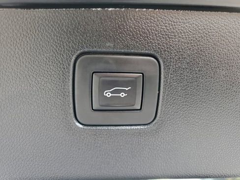 Used 2024 Buick Envista Sport Touring w/ Convenience I Package FWD image 9