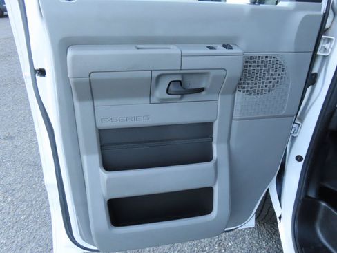 Used 2013 Ford E-150 and Econoline 150 w/ PWR Group RWD image 6