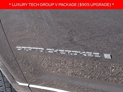 Used 2025 Jeep Grand Cherokee Summit w/ Obsidian Package image 31