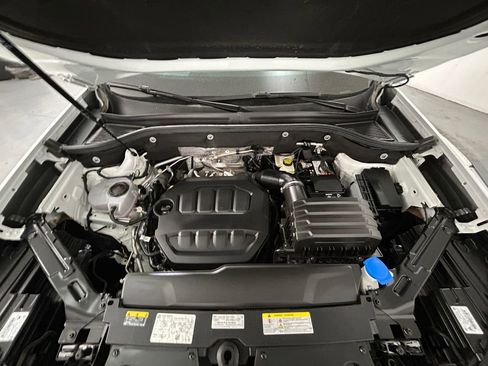 Used 2025 Volkswagen Atlas SE image 21