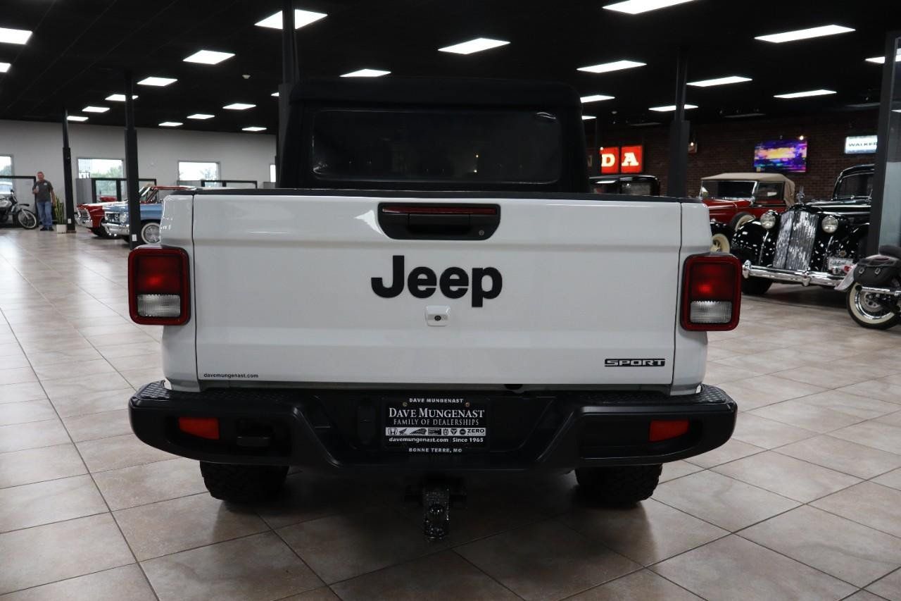 Used 2020 Jeep Gladiator Sport w/ Quick Order Package 24S AWD/4WD image 4