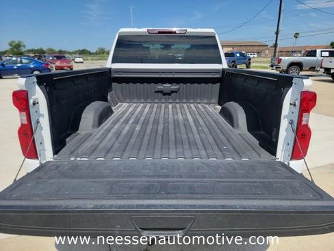 Used 2025 Chevrolet Silverado 2500 LT AWD/4WD image 36