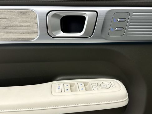 Used 2025 Hyundai Santa Fe Calligraphy FWD image 30