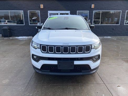 Certified 2023 Jeep Compass Latitude image 2