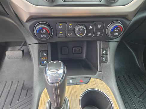 Used 2018 GMC Acadia Denali AWD/4WD image 34