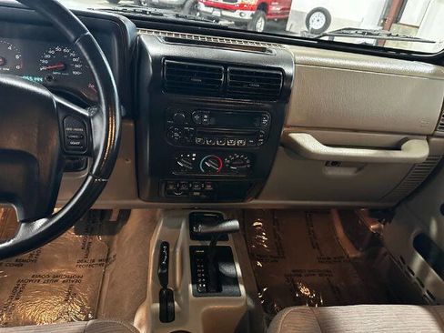 Used 2004 Jeep Wrangler Rubicon w/ Dual Top Group image 16