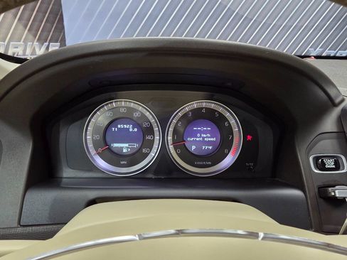 Used 2012 Volvo XC60 T6 R-Design image 22