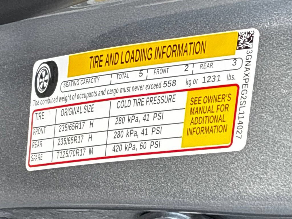 Used 2025 Chevrolet Equinox LT w/ Safety and Technology Package AWD/4WD image 40